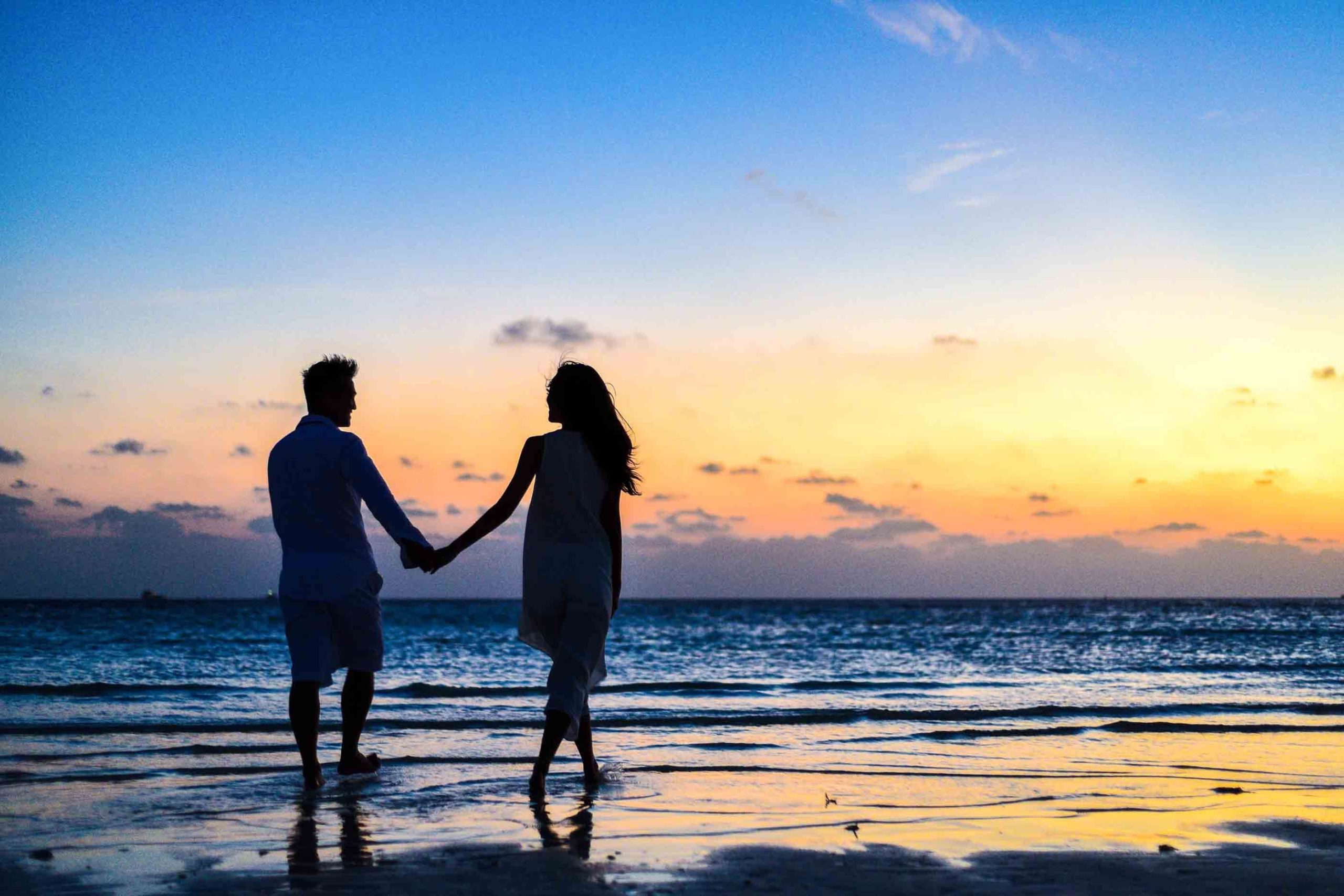 couple-on-beach